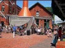 Độc đáo con đường Distillery District ở Toronto